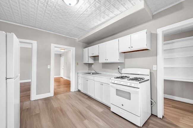 Building Photo - 92 Woodside Terrace