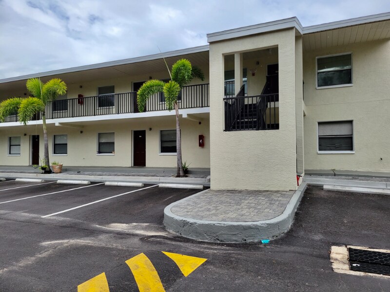 4150 78th Ave N Unit 210, Pinellas Park, FL 33781 Room for Rent in