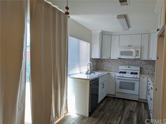Building Photo - 25571 Via Del Rey