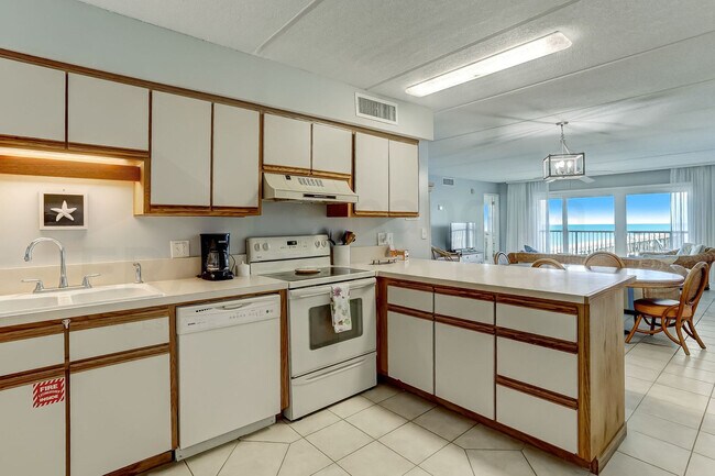 Foto del edificio - 3240 S Fletcher Ave