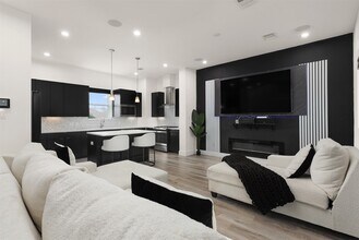 Building Photo - 500 Schweikhardt St