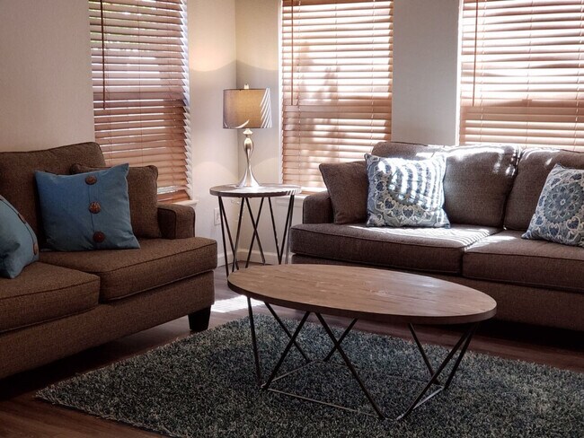 Foto del edificio - 11811 Bolton Cir