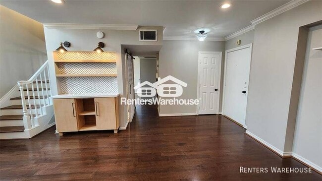 Building Photo - 2 bedroom 2 batch condo in very desirable ...