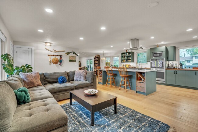 Building Photo - 4 Bedroom Home with Finished Basement, Chef’s Kitchen & Large Yard in Hampden Heights