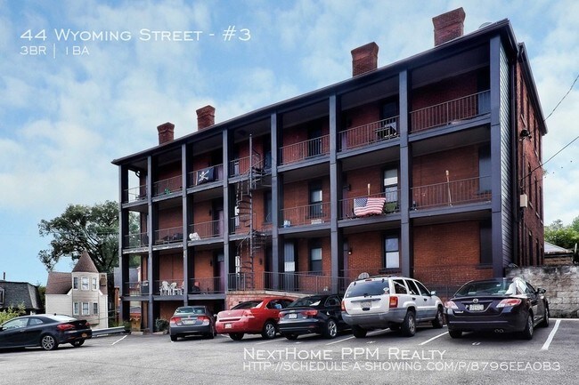 Building Photo - 44 Wyoming St