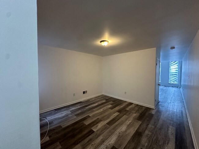 Building Photo - 1816 W Lanvale St