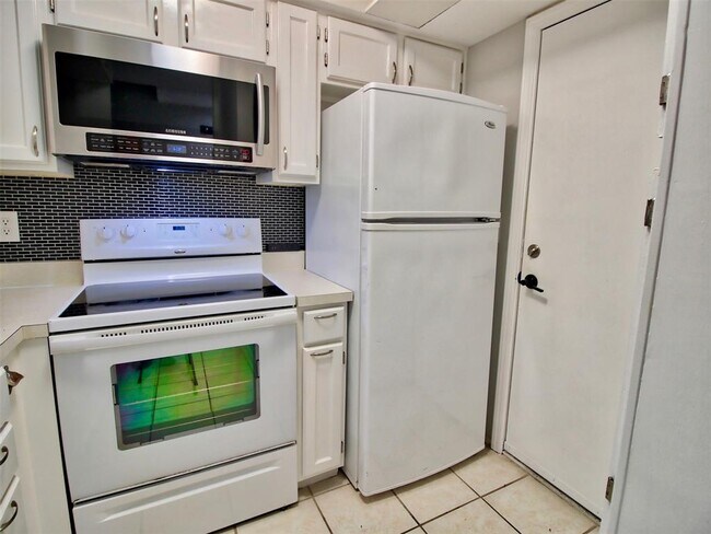 Foto del edificio - 5616 Preston Oaks Rd