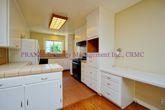 Foto del edificio - Available Now! 3 Bedroom Kentfield home.