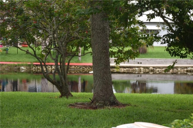 Building Photo - 7890 Dixie Beach Cir