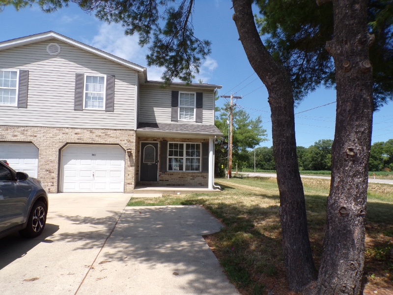 Primary Photo - 901-903 Belle Valley Dr