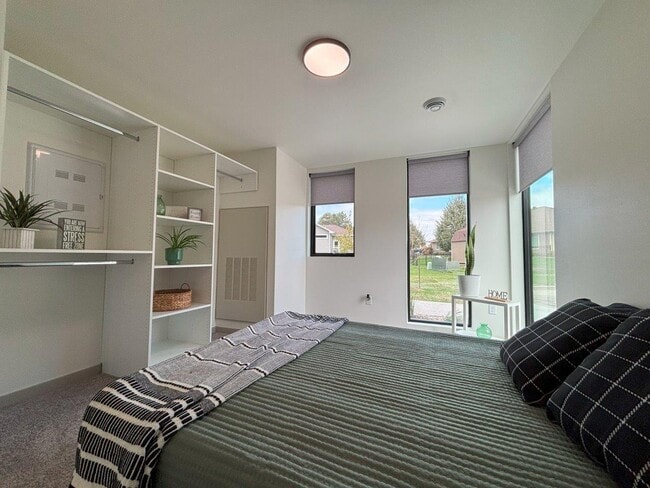 Building Photo - Sioux Village