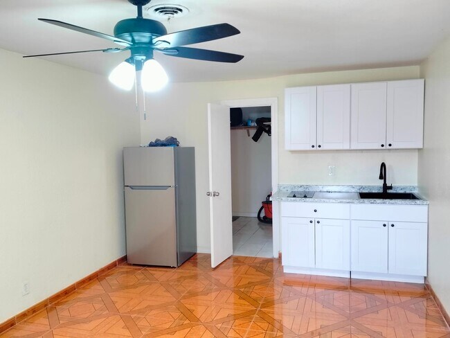 Foto del edificio - 424 NE 44th St