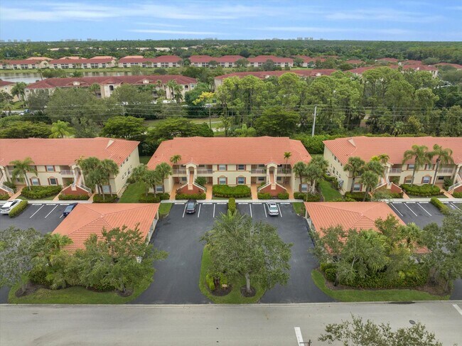 Foto del edificio - ***ANNUAL UNFURNISHED***NOW AVAILABLE***NO...