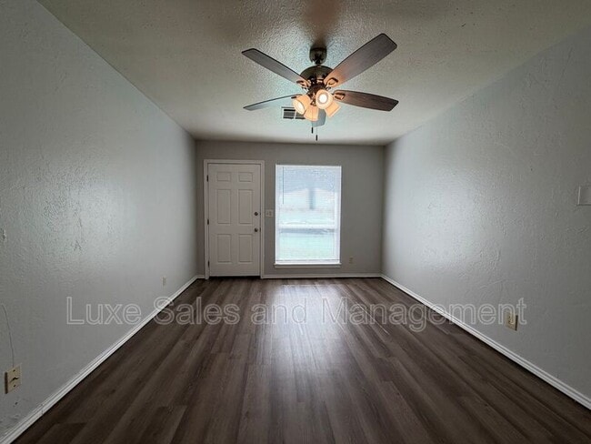 Foto del edificio - 205 S Meadow Ln
