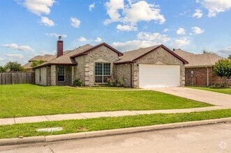 Building Photo - 1103 Twin Lakes Dr