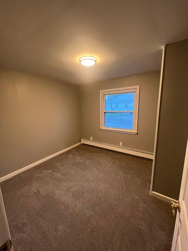 Building Photo - 2 Idlebrook Dr