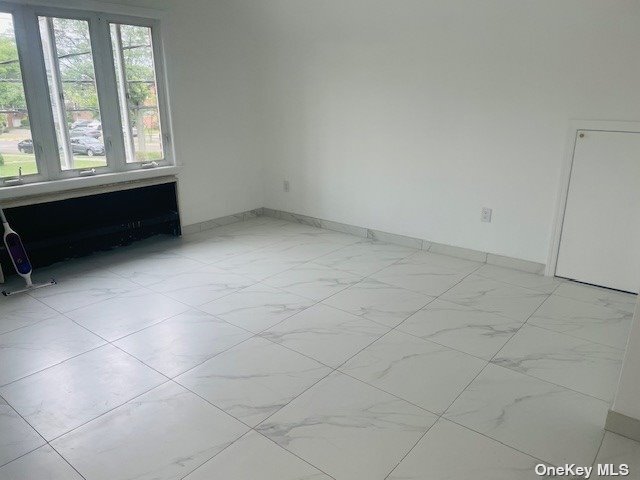 Foto del edificio - 166-40 15th Dr