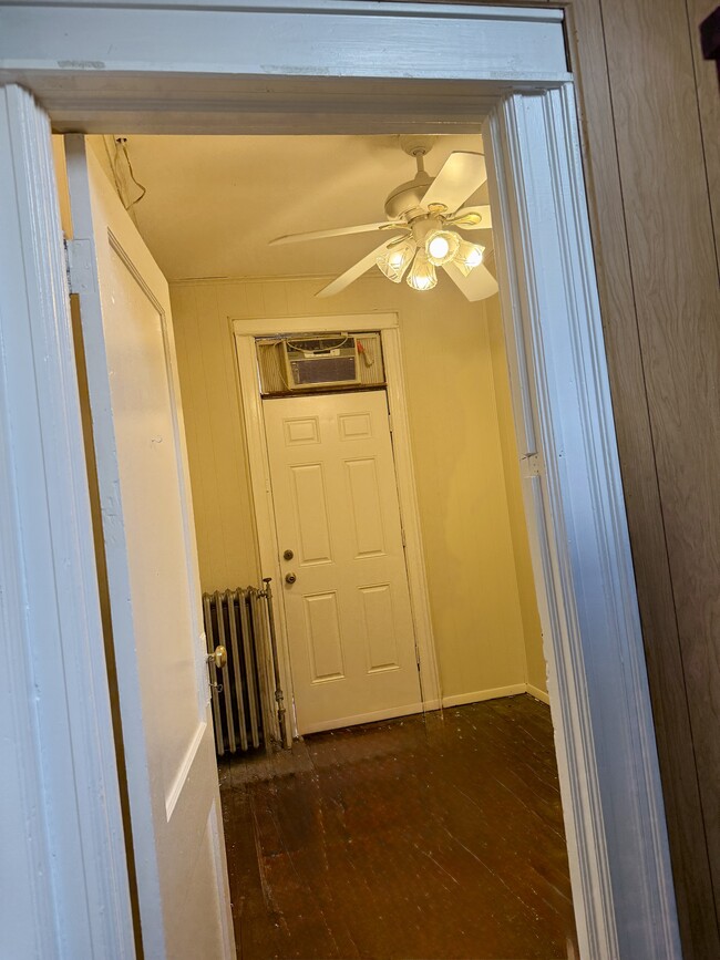 Building Photo - 6313 Eliot Ave