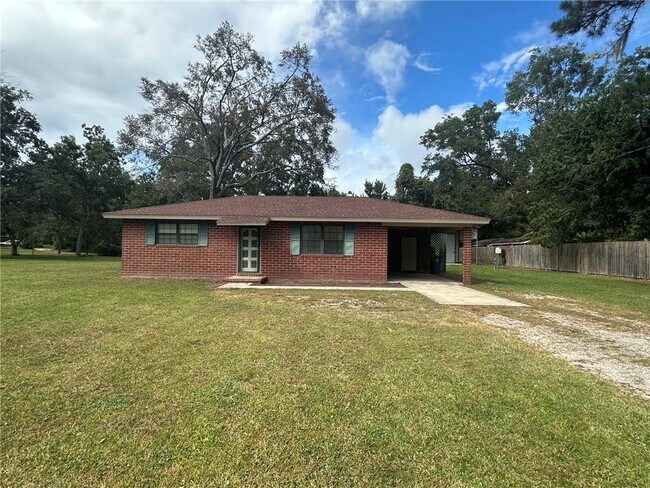 Foto del edificio - 706 Crescent Cir