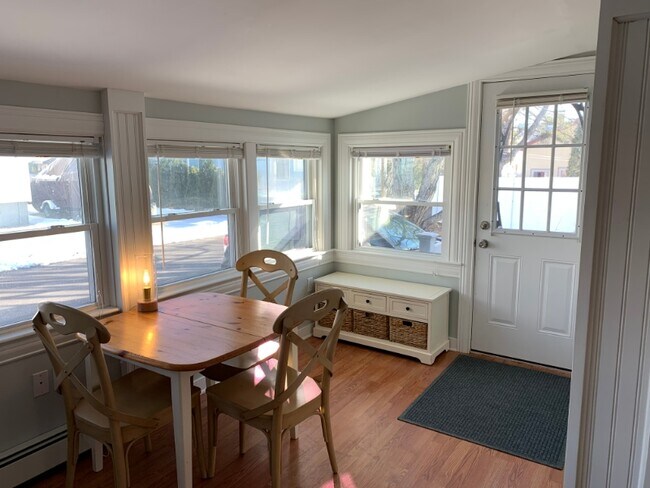 Foto del edificio - 8 Pine Tree Ave