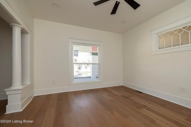 Photo - 426 E Oak St House