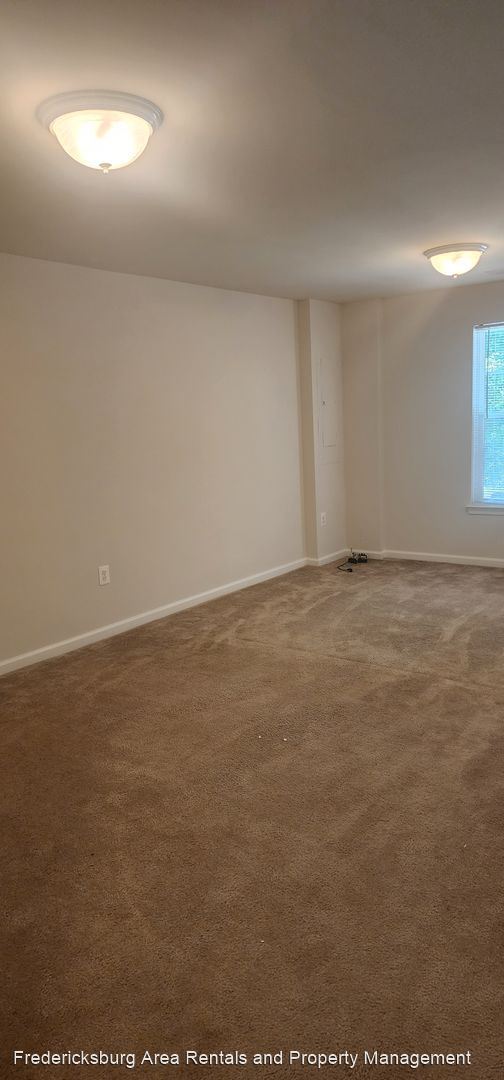 Building Photo - 3 br, 2.5 bath House - 4534 Alliance Way