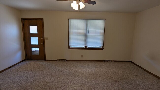 Foto del edificio - West end duplex with fenced yard