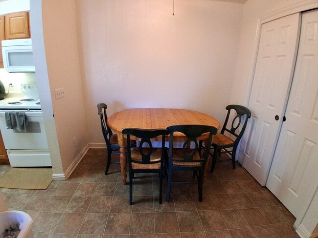 Building Photo - 146 W 1230 N St