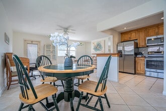 Building Photo - 467 Saxony Way