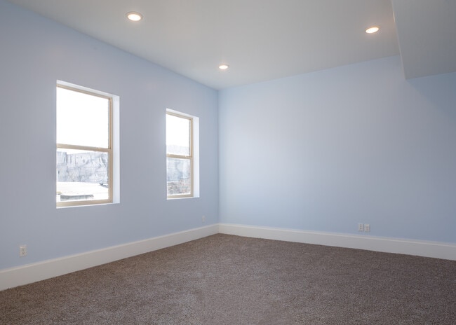 Building Photo - 251 N 200 W