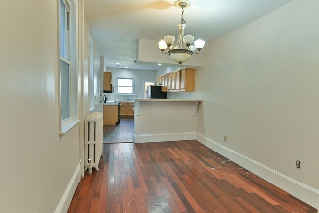 Foto del edificio - Charming 3 Bedroom on 2nd St