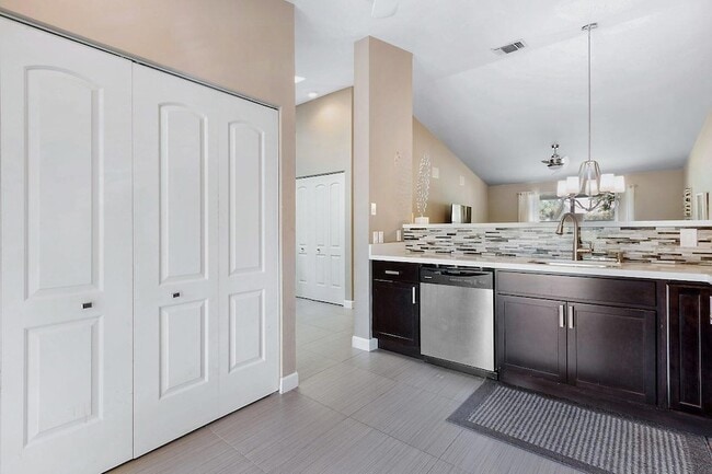 Foto del edificio - 13115 Belhaven Ct