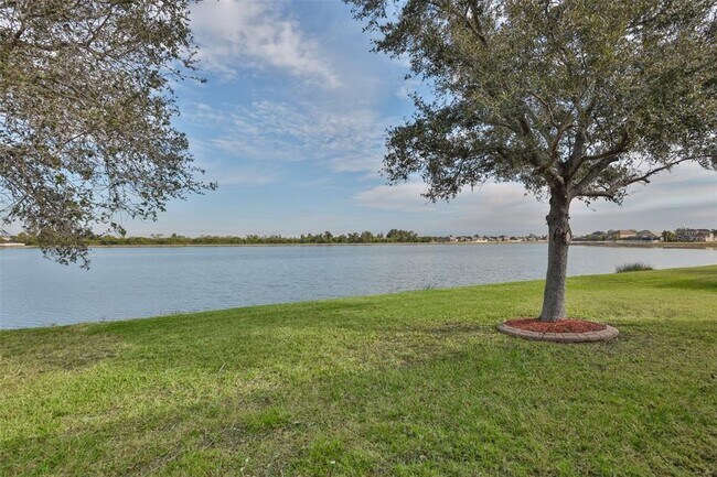 Building Photo - 823 Seminole Sky Dr