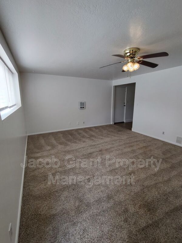 Building Photo - 756 Wayne Ave