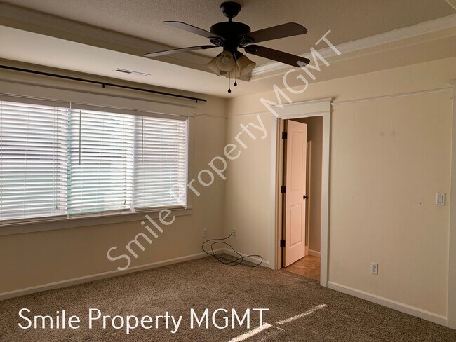 Building Photo - A nice house with 3 beds rooms and 2 baths.