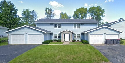 Building Photo - 308 Pinecrest Dr