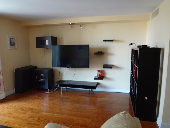 Foto del edificio - 6007 N Sheridan Rd