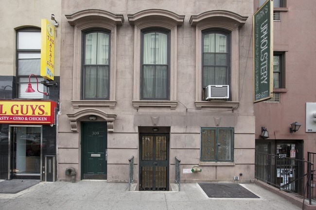 Foto del edificio - 309 E 14th St