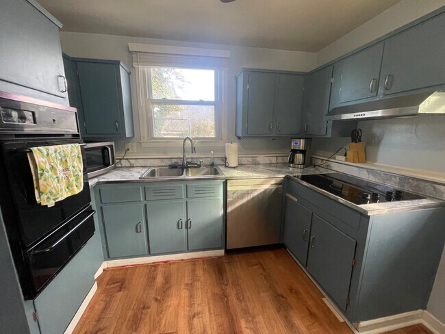 Foto del edificio - 515 Barrymore Dr