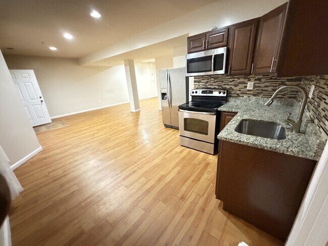 Foto del edificio - 1501 Fallsgrove Ln