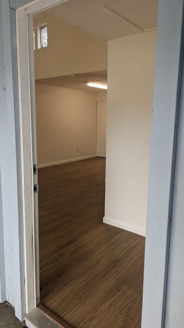 Building Photo - 4300 NE Sunset Blvd #A3