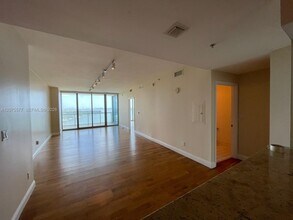 Building Photo - 601 NE 36th St