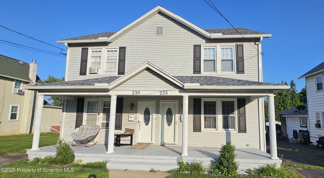 Primary Photo - 228 2nd St