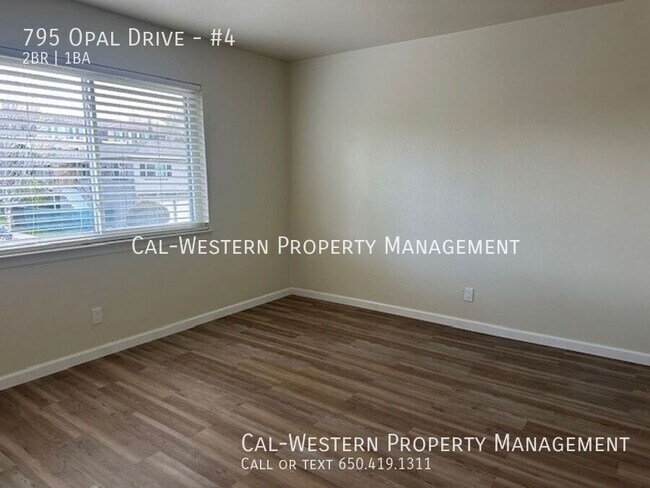 Building Photo - 795 Opal Dr