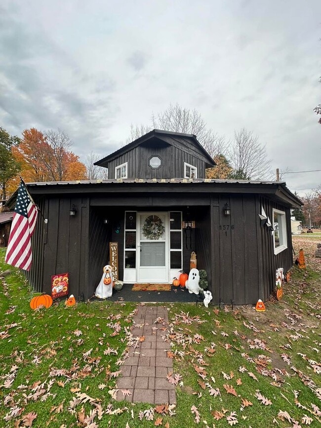 Building Photo - 1576 NY-49