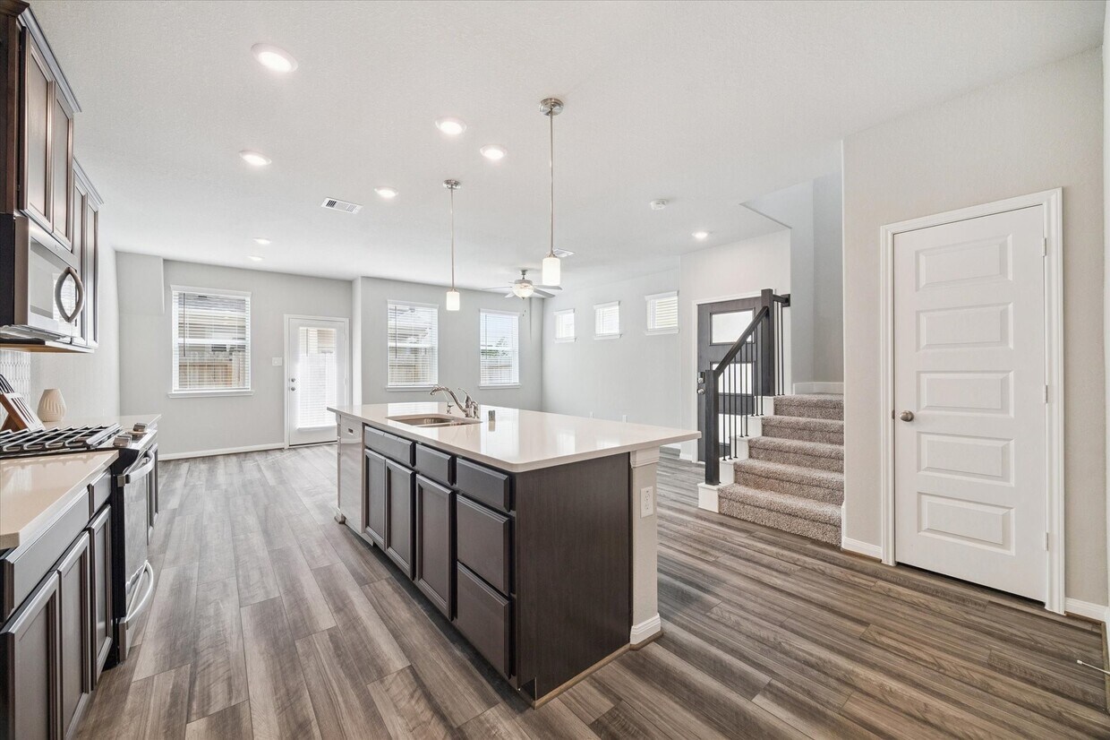 Foto principal - 1514 Lakeline Oak Dr