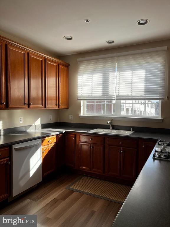 Foto del edificio - 12404 Liberty Bridge Rd