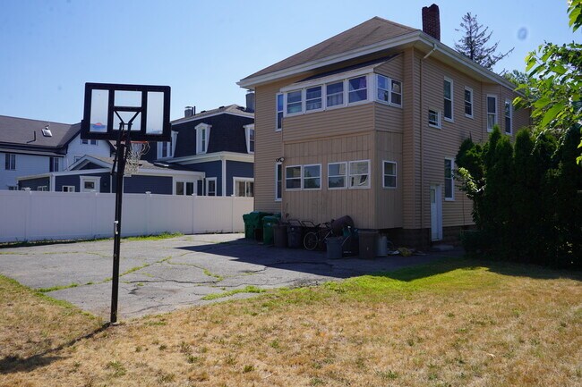 Building Photo - 65 Wareham St