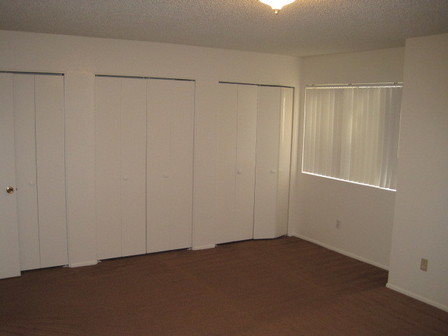 Building Photo - 4420 E Wood St