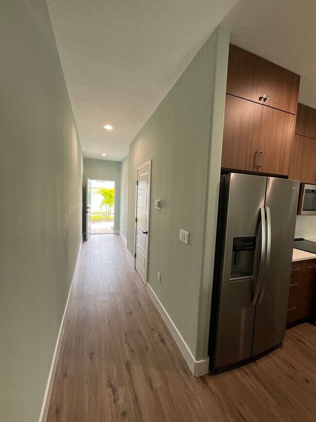 Building Photo - 850 PADDLEBOARD CT TOWNHOUSE IN THE HEART ...